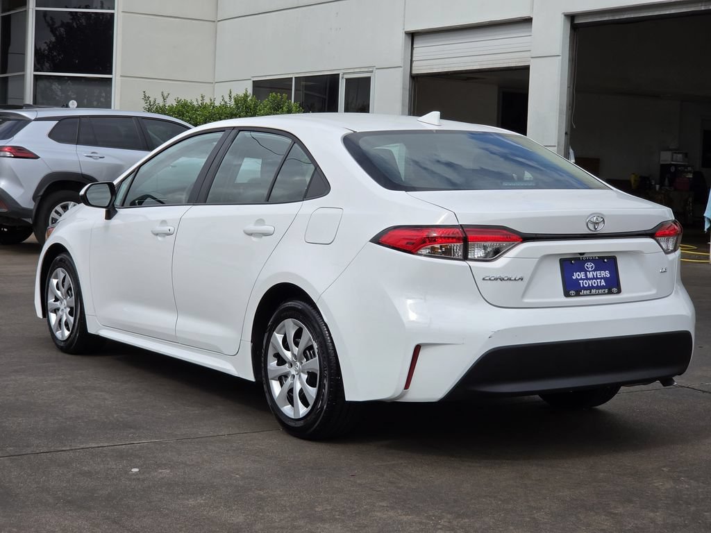 Used 2026 Toyota Corolla LE FWD image 7