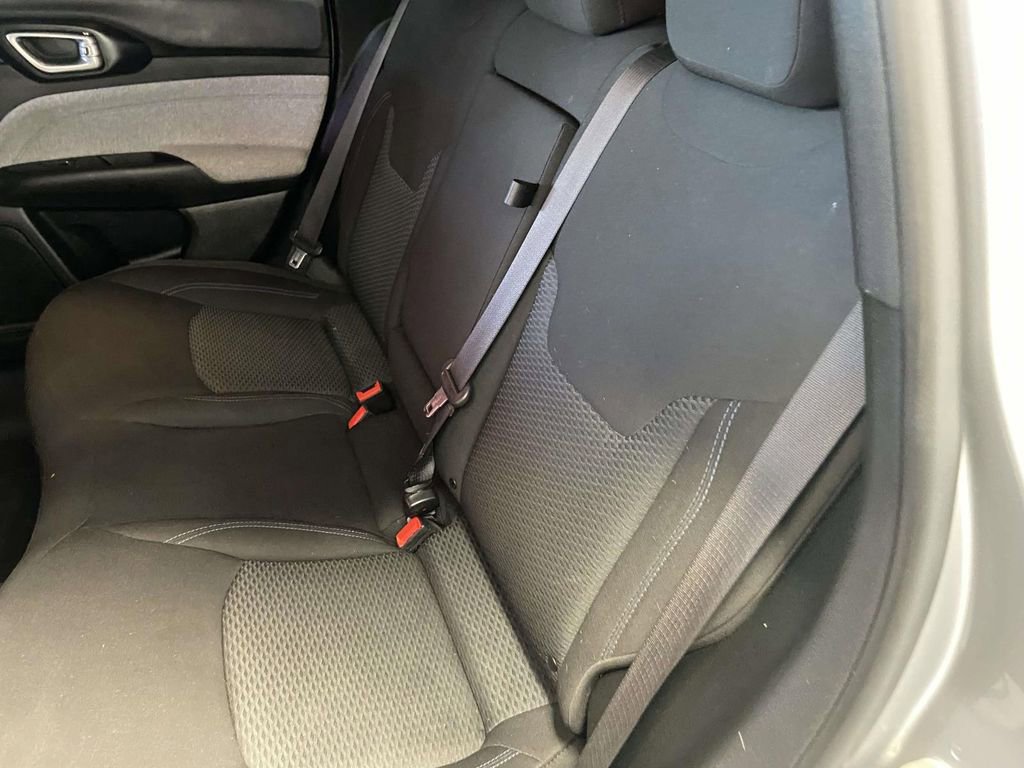 Used 2024 Jeep Compass Sport image 14