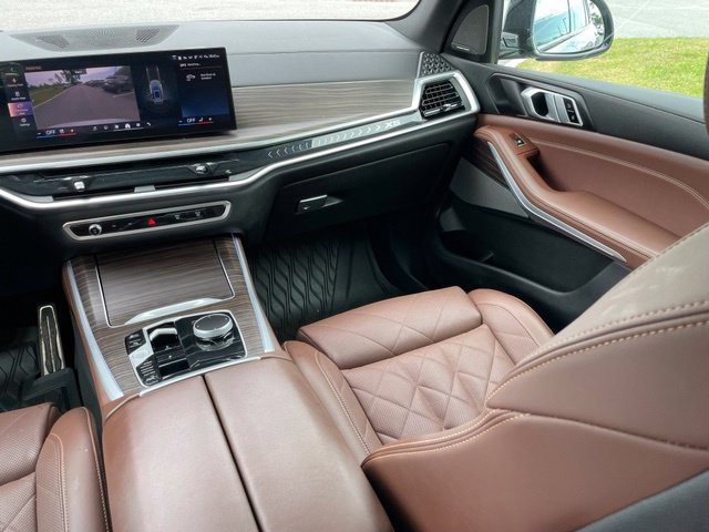 Used 2024 BMW X5 xDrive40i w/ M Sport Package AWD/4WD image 10