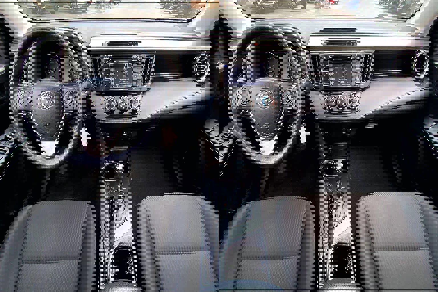 Used 2017 Toyota RAV4 LE FWD image 14