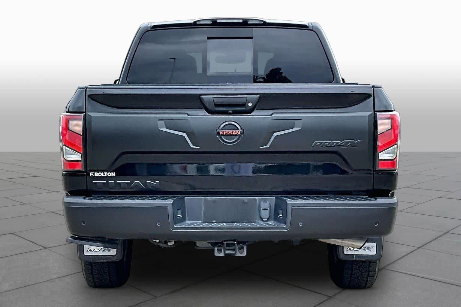 Used 2021 Nissan Titan PRO-4X w/ Pro-4x Convenience Package AWD/4WD image 5