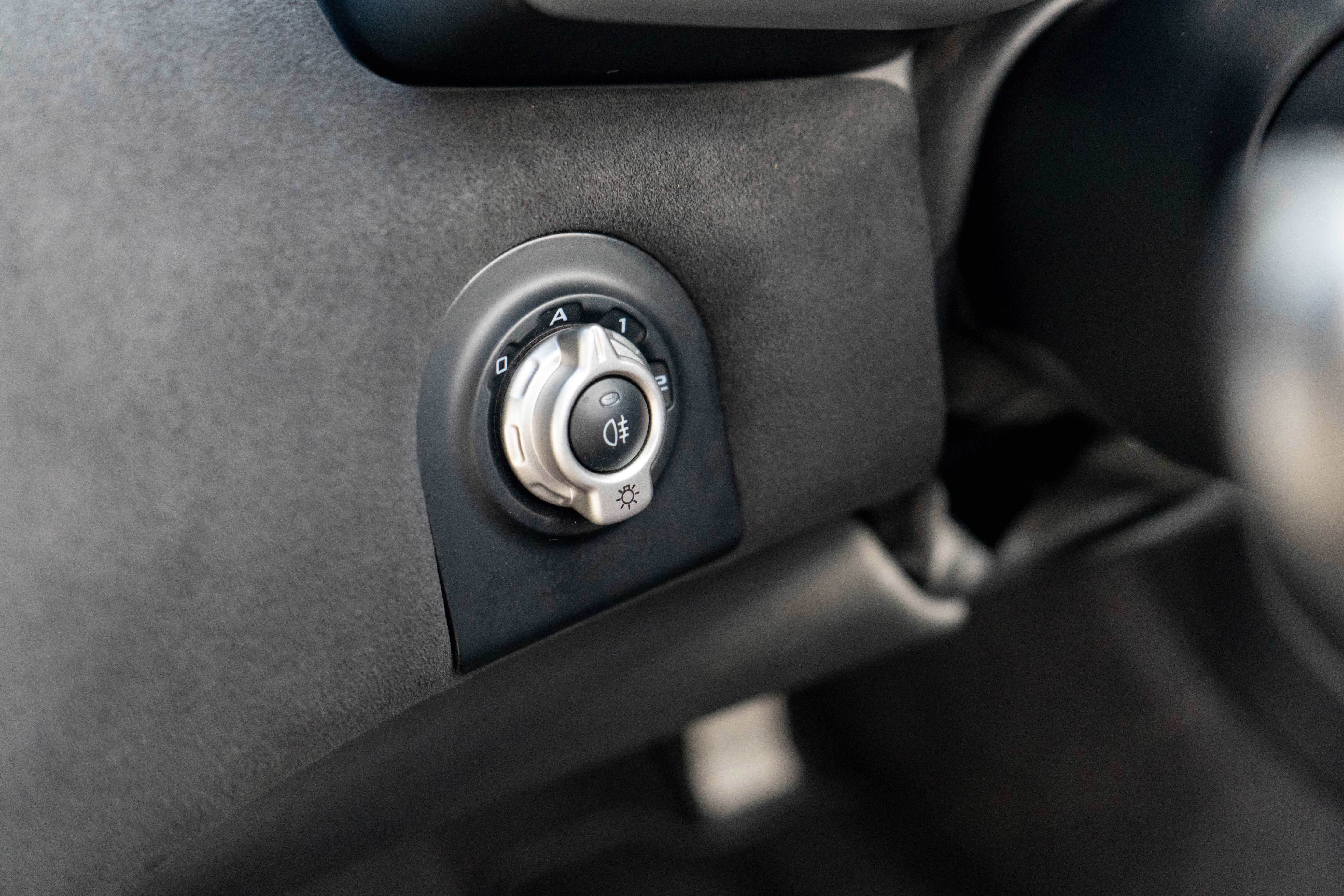 Used 2015 McLaren 650S Spider image 21