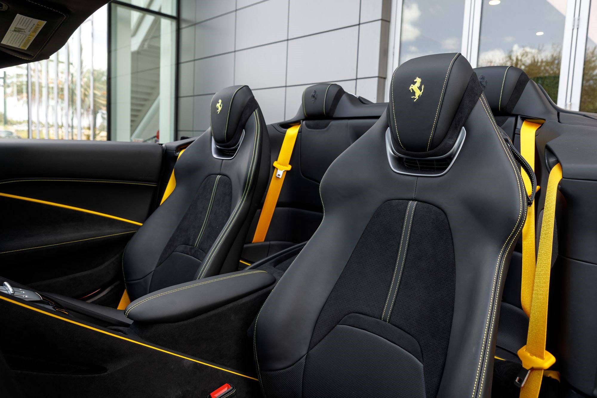 Used 2025 Ferrari Roma Spider RWD image 10