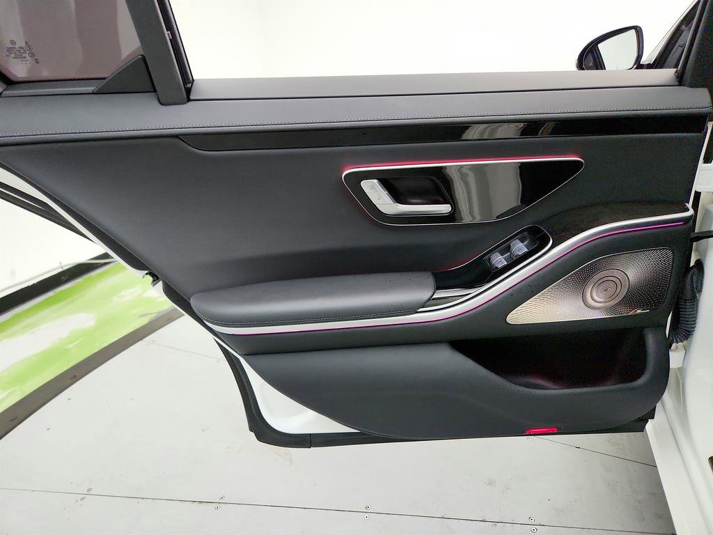 Used 2022 Mercedes-Benz S 500 4MATIC image 18