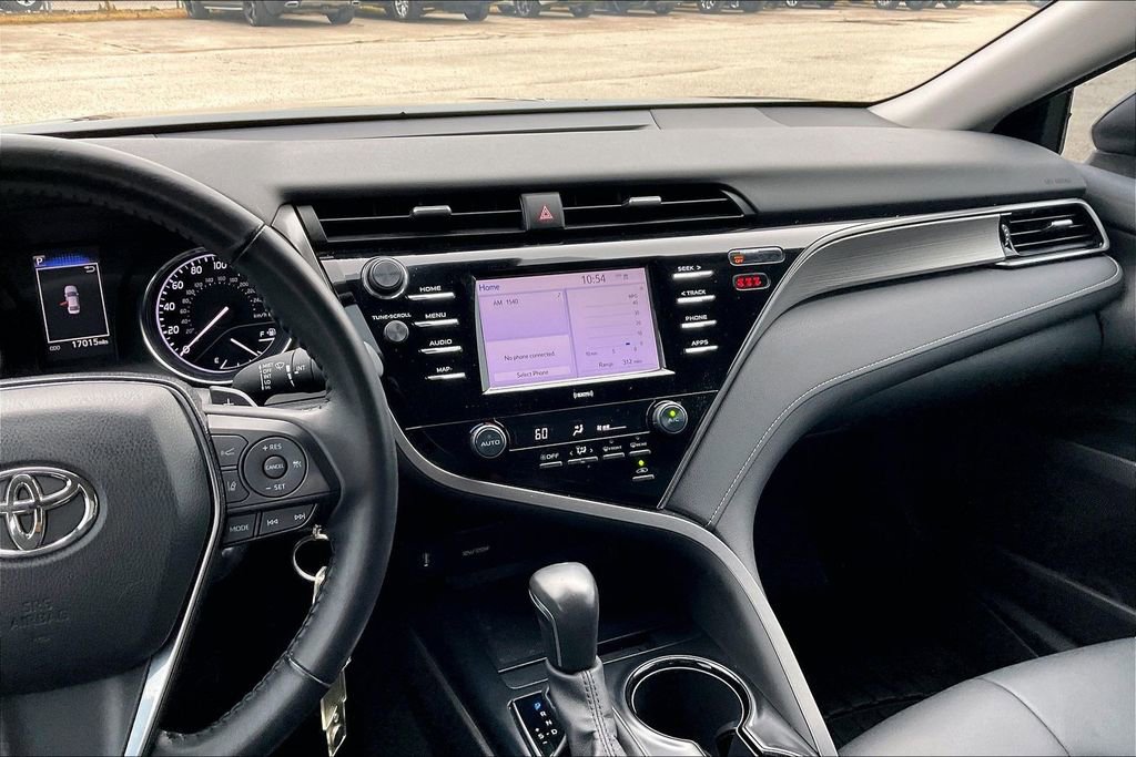 Used 2020 Toyota Camry SE FWD image 9