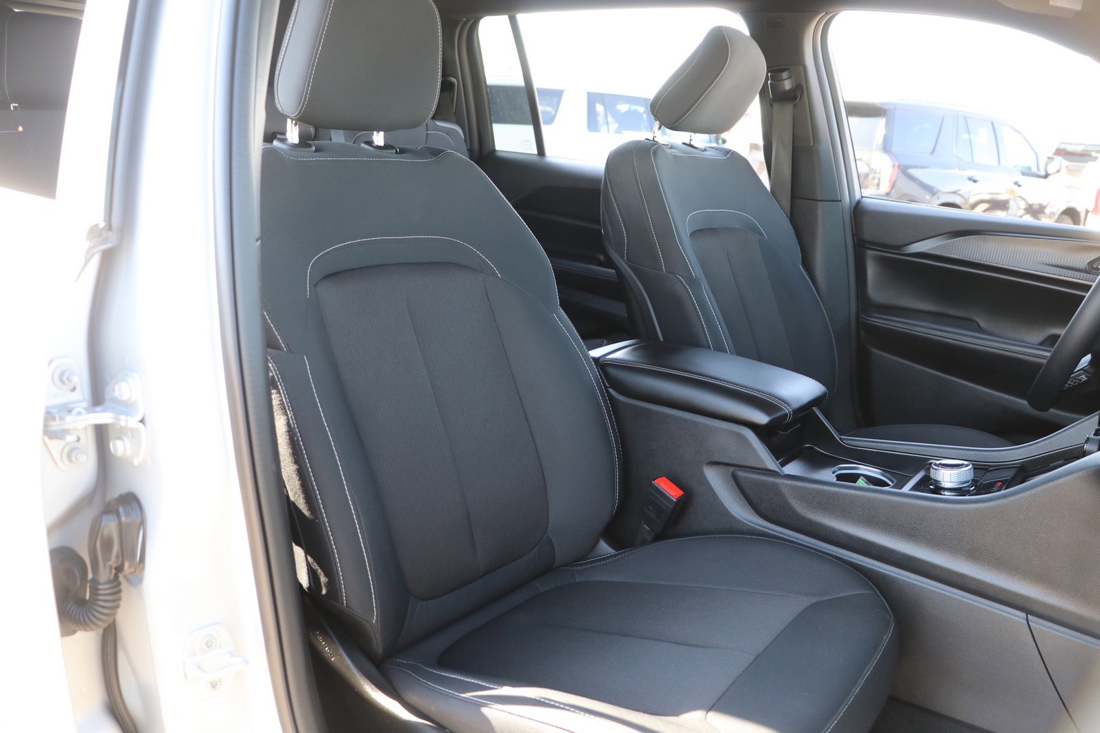Used 2024 Jeep Grand Cherokee L Laredo AWD/4WD image 33