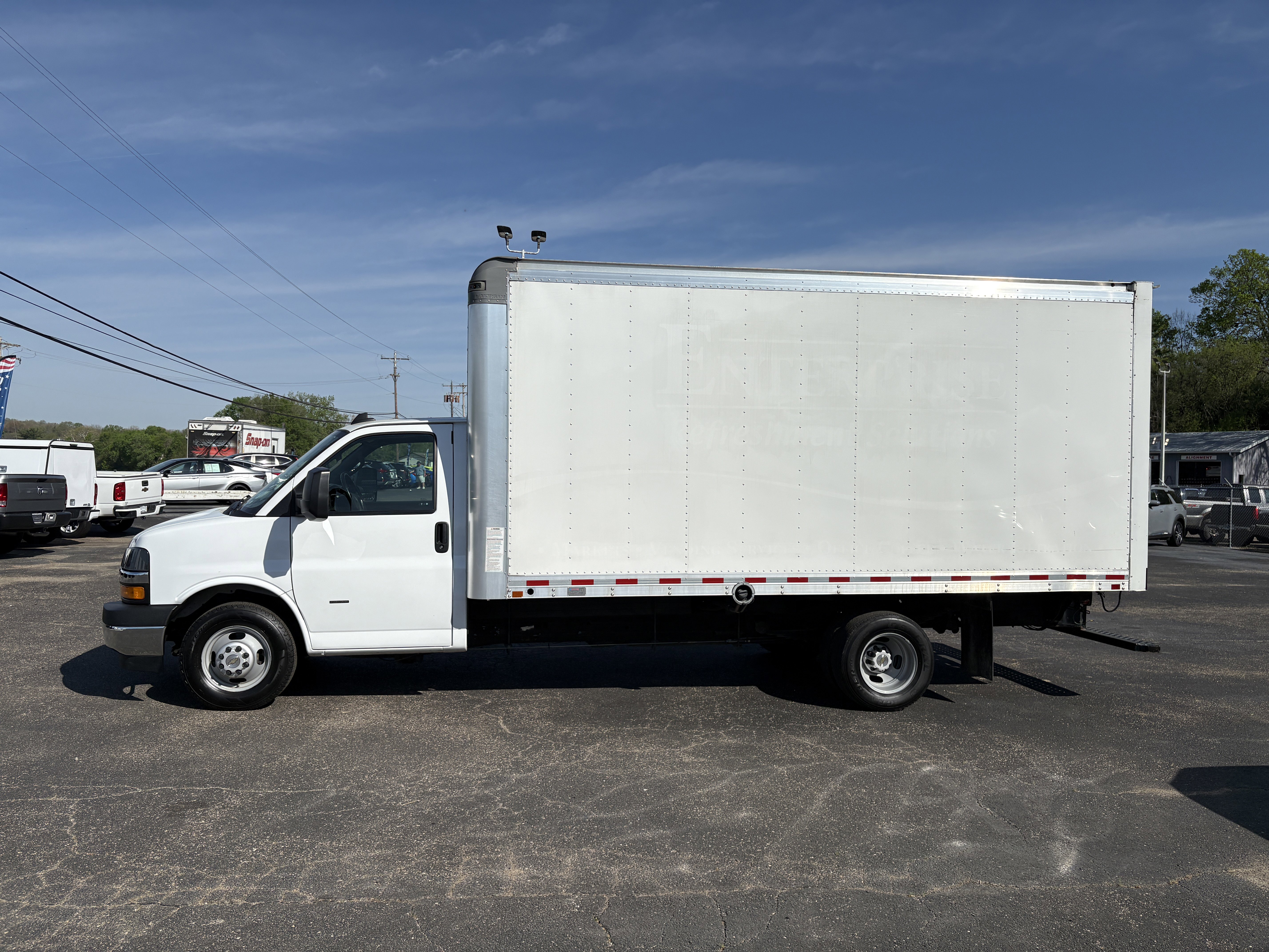Used 2021 Chevrolet Express 3500 w/ Power Convenience Package image 2