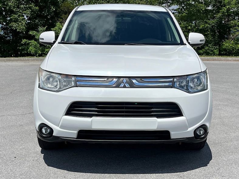 Used 2014 Mitsubishi Outlander SE AWD/4WD image 25