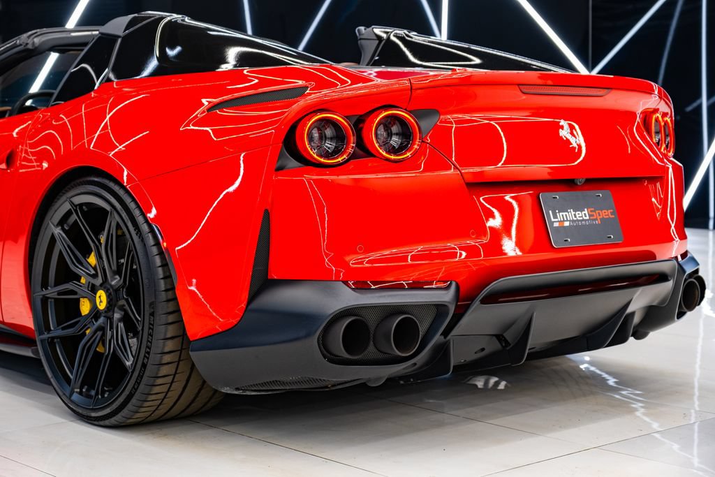 Used 2021 Ferrari 812 GTS RWD image 27