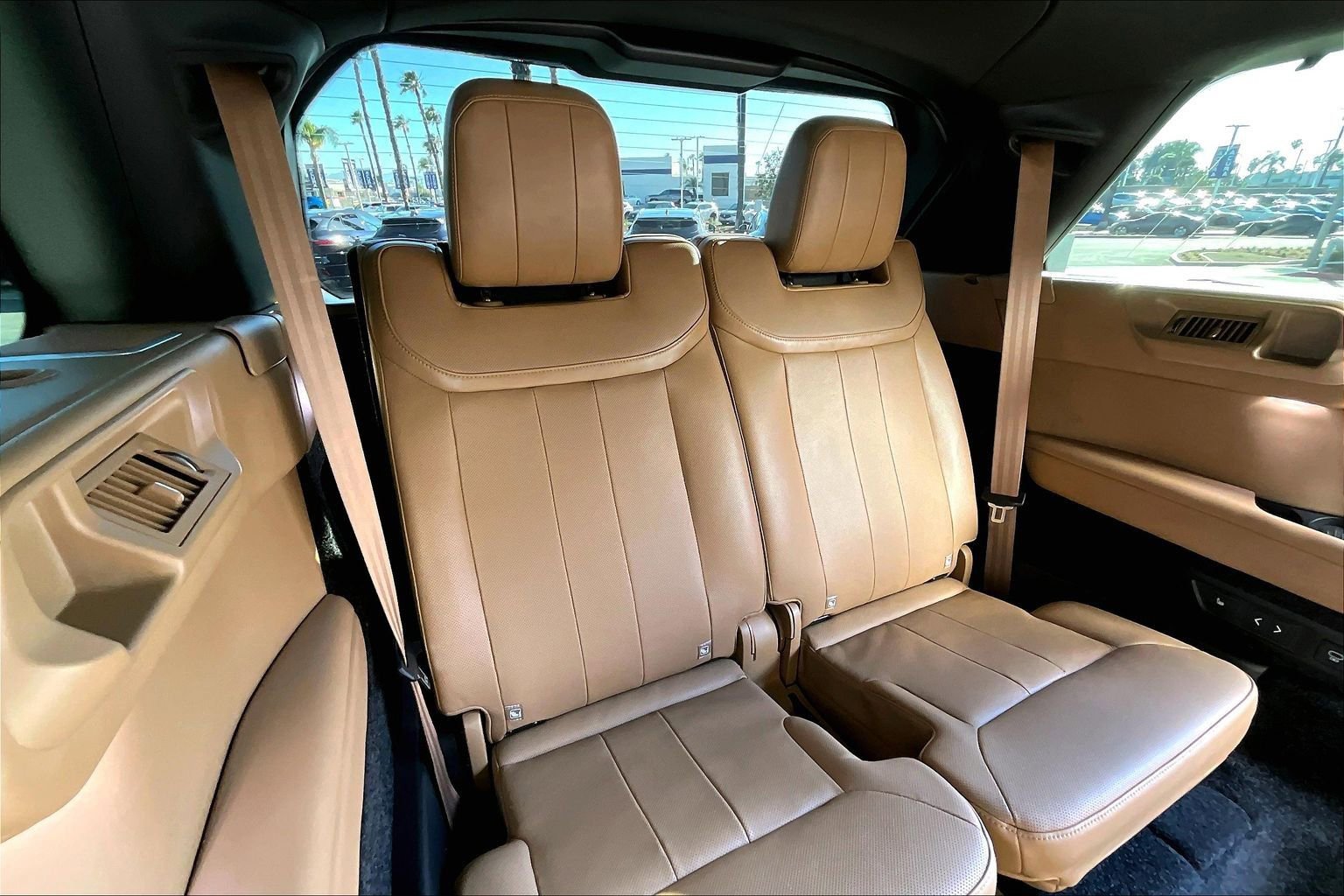 Used 2023 Land Rover Range Rover Long Wheelbase Autobiography AWD/4WD image 28