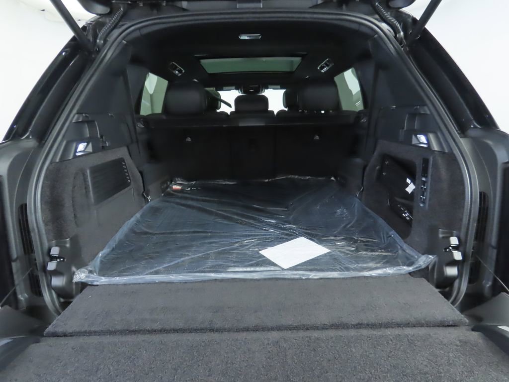 New 2026 Land Rover Range Rover Long Wheelbase SE image 29