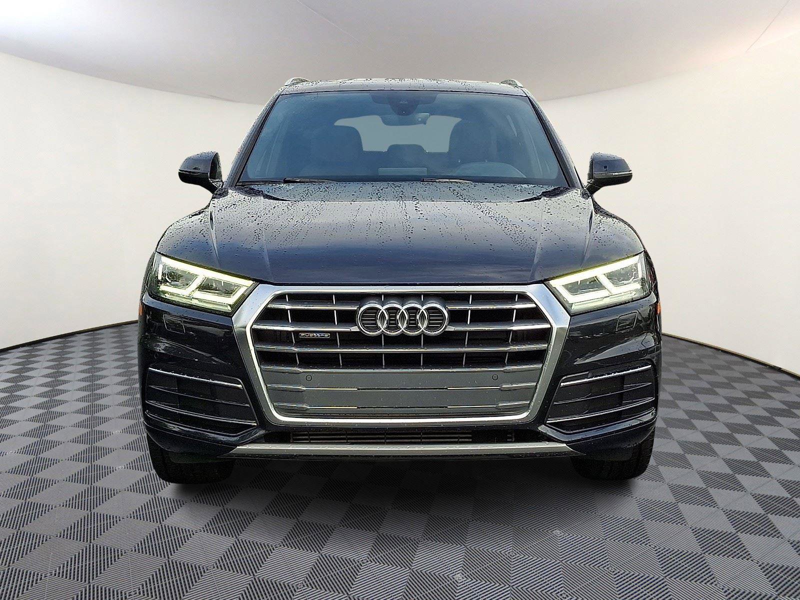 Used 2019 Audi Q5 2.0T Premium Plus w/ Premium Plus Package AWD/4WD image 2