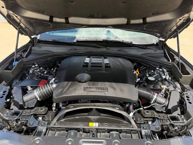 Used 2026 Jaguar F-PACE R-Dynamic S AWD/4WD image 19