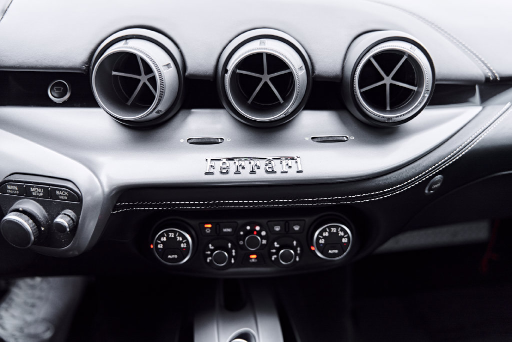 Used 2015 Ferrari F12 Berlinetta RWD image 71