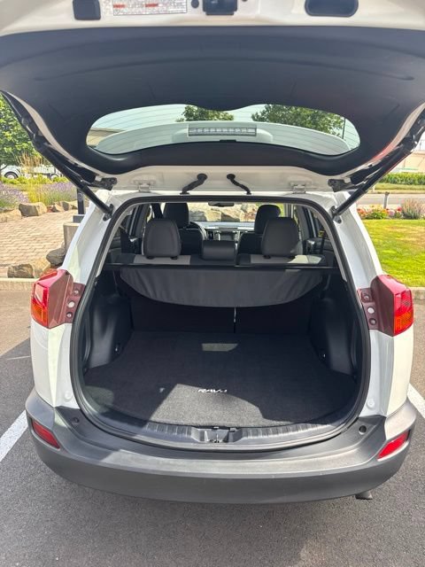 Used 2015 Toyota RAV4 Limited FWD image 10