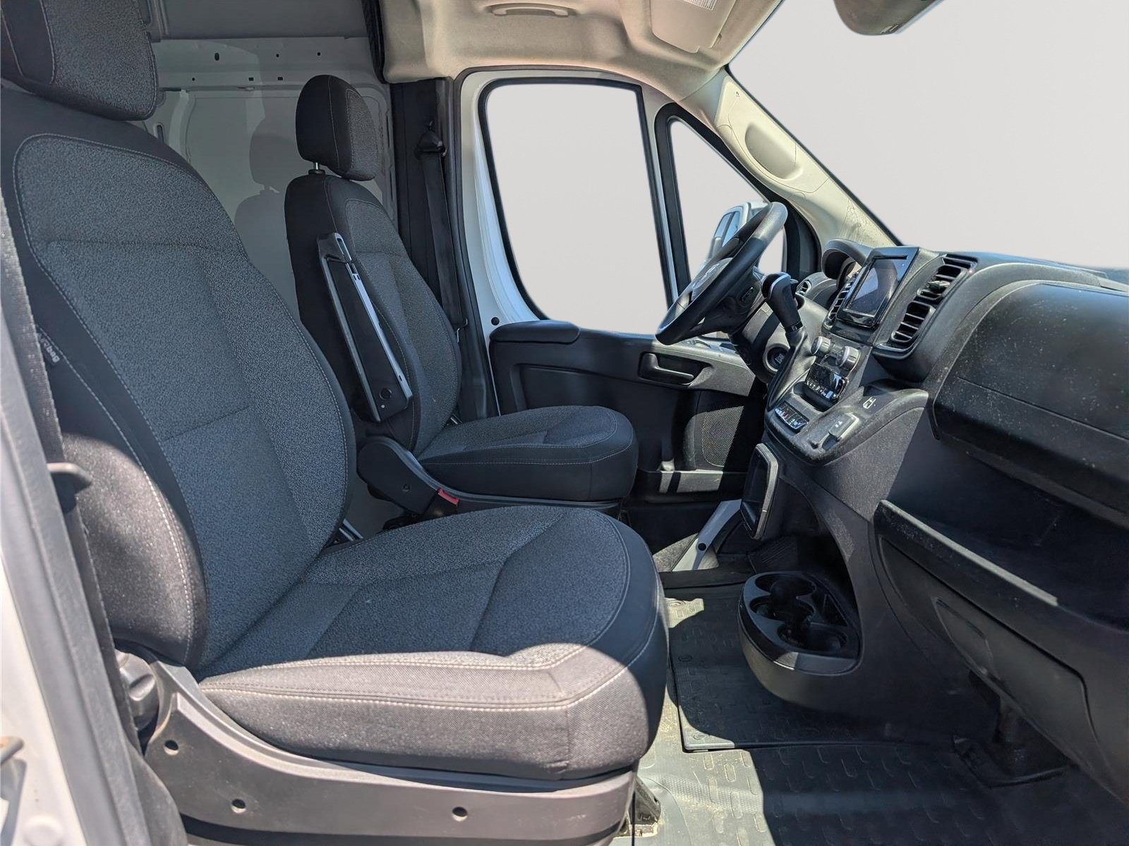Used 2024 RAM ProMaster 2500 w/ Convenience Group FWD image 10