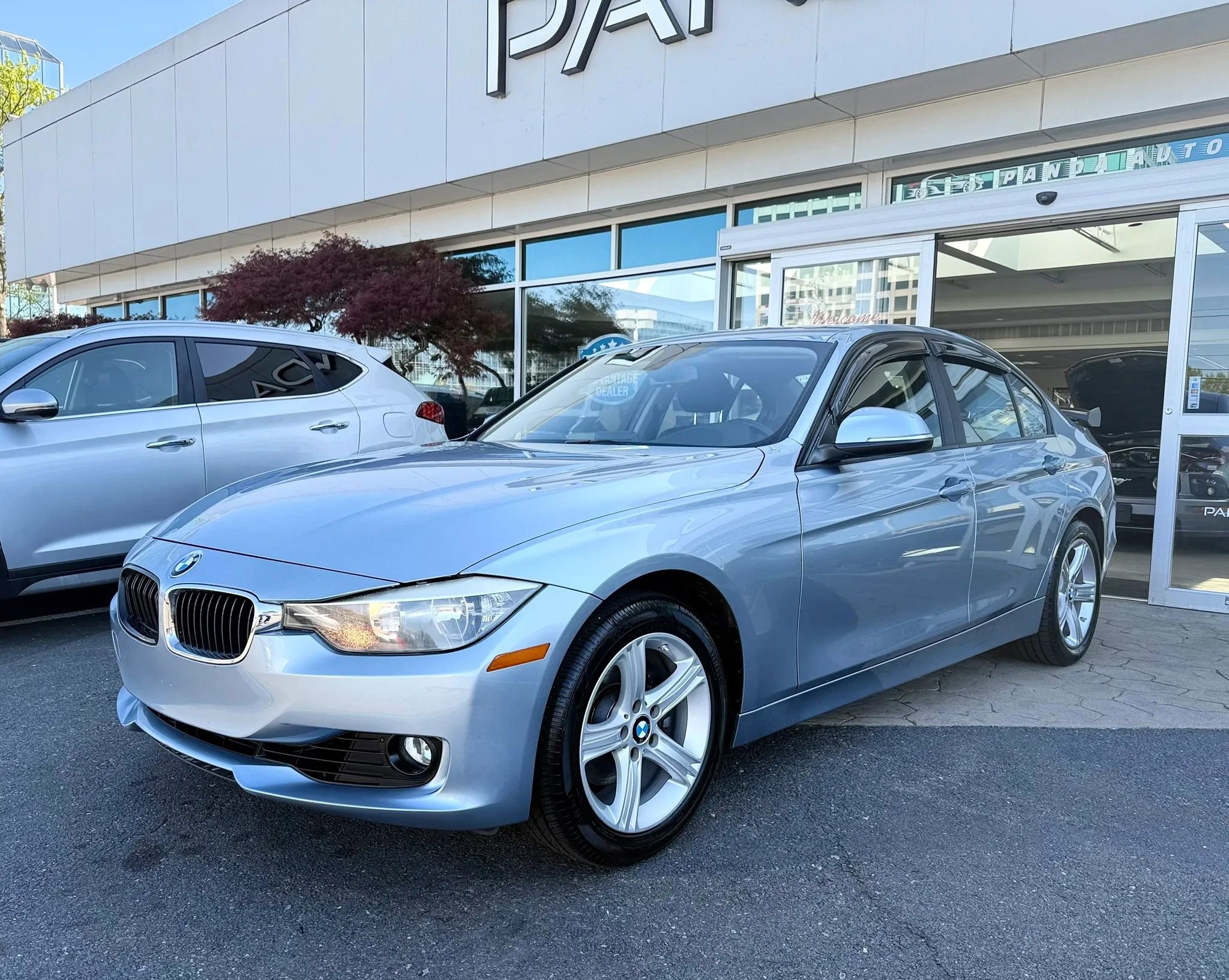Used 2015 BMW 328i xDrive Sedan AWD/4WD image 3