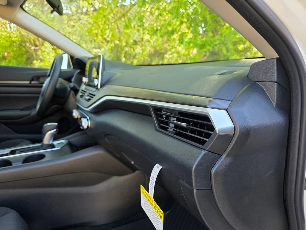 New 2026 Nissan Altima 2.5 SV image 9