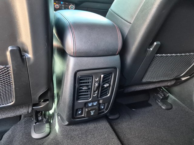 Used 2025 Dodge Durango R/T AWD/4WD image 18