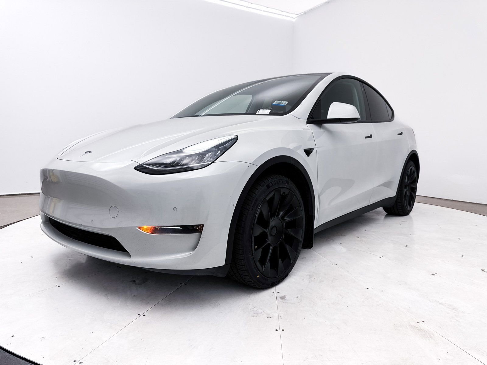 Used 2020 Tesla Model Y Long Range image 12