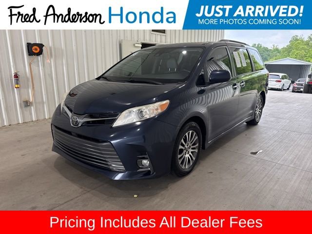 Used 2018 Toyota Sienna XLE FWD image 1