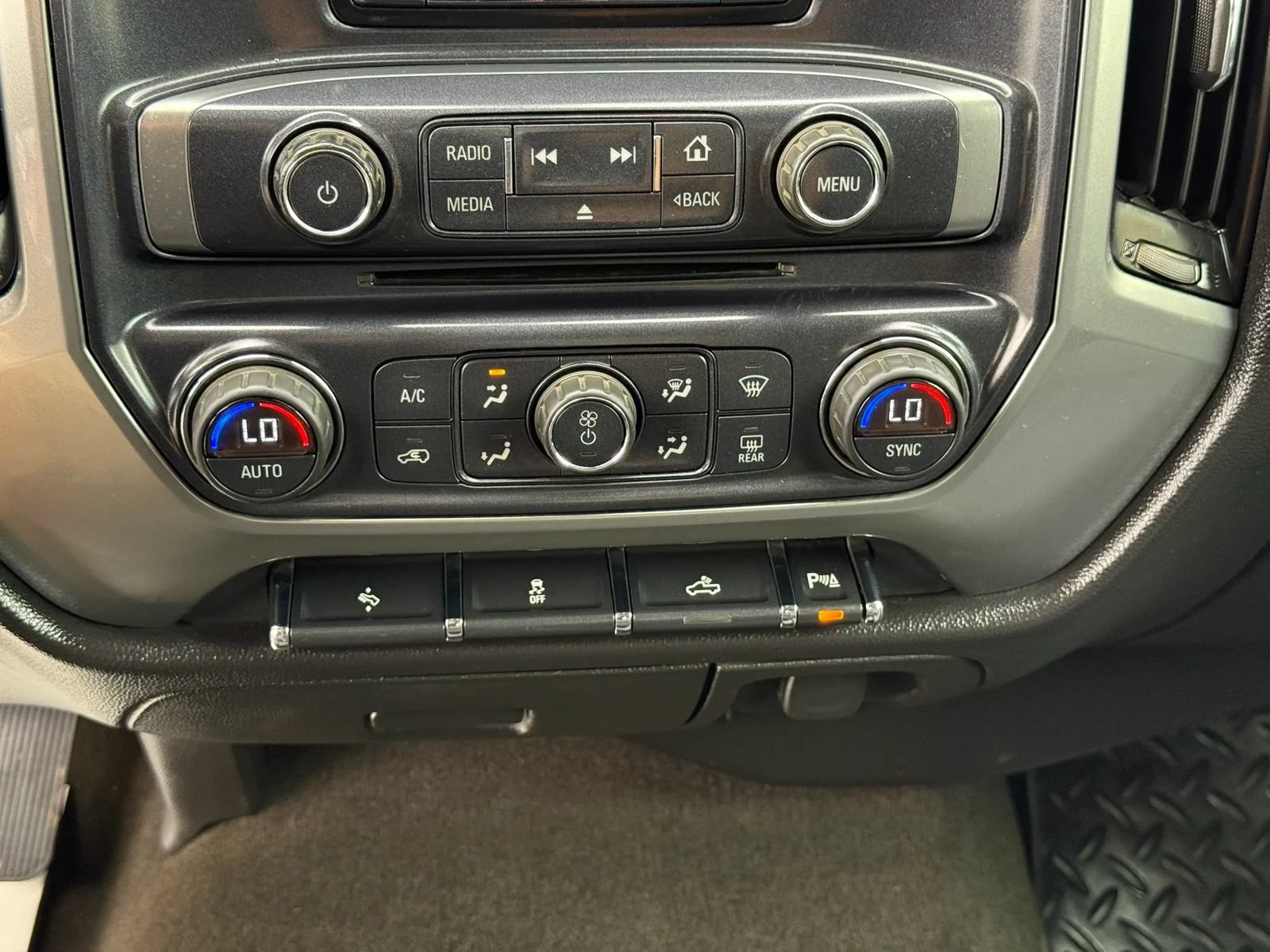 Used 2015 Chevrolet Silverado 2500 LT w/ LT Fleet Convenience Package AWD/4WD image 22