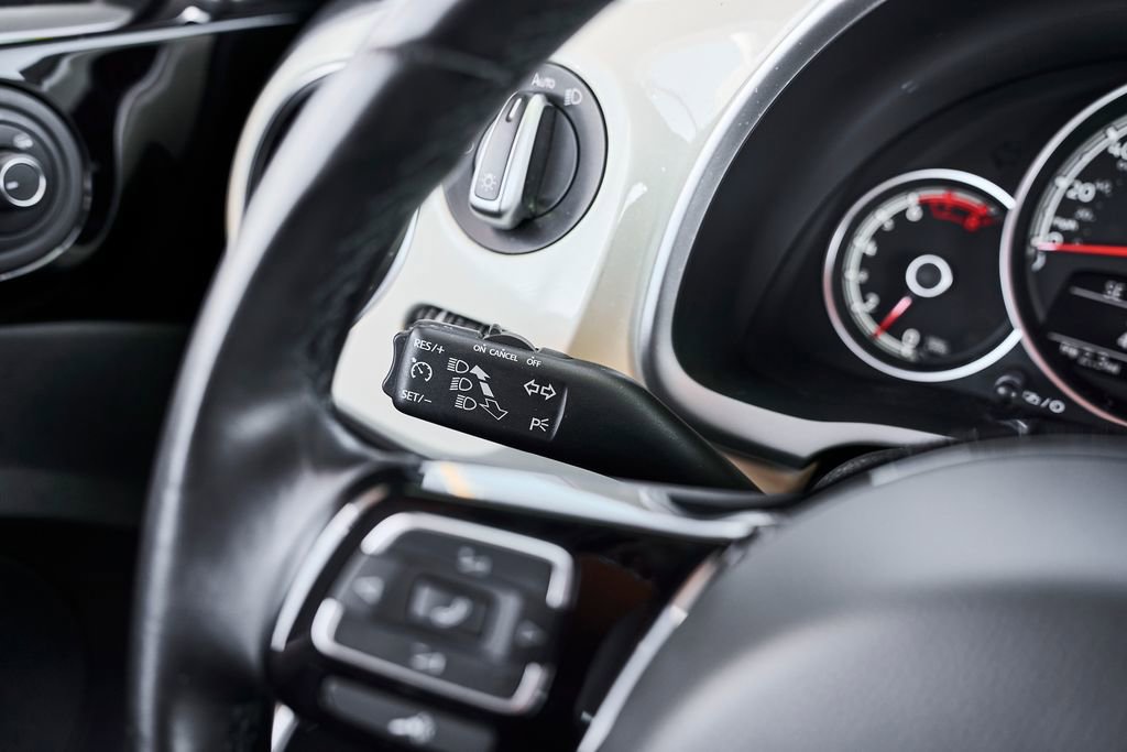 Used 2019 Volkswagen Beetle 2.0T Final Edition SEL FWD image 17