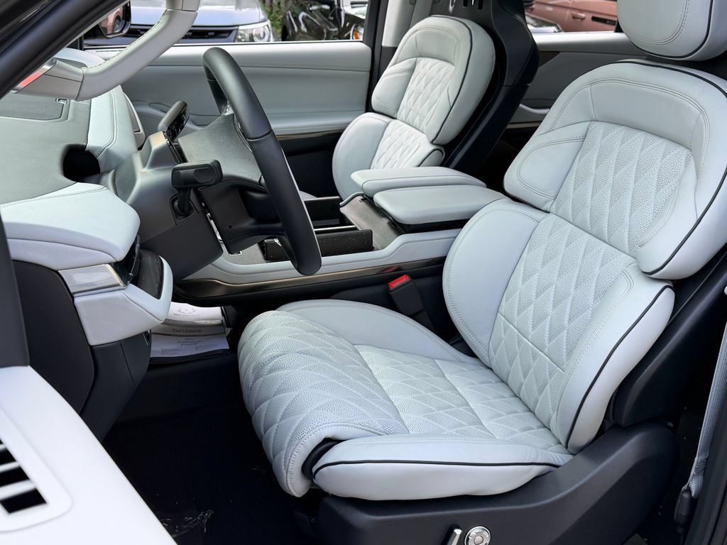 New 2026 Lincoln Navigator Black Label AWD/4WD image 23