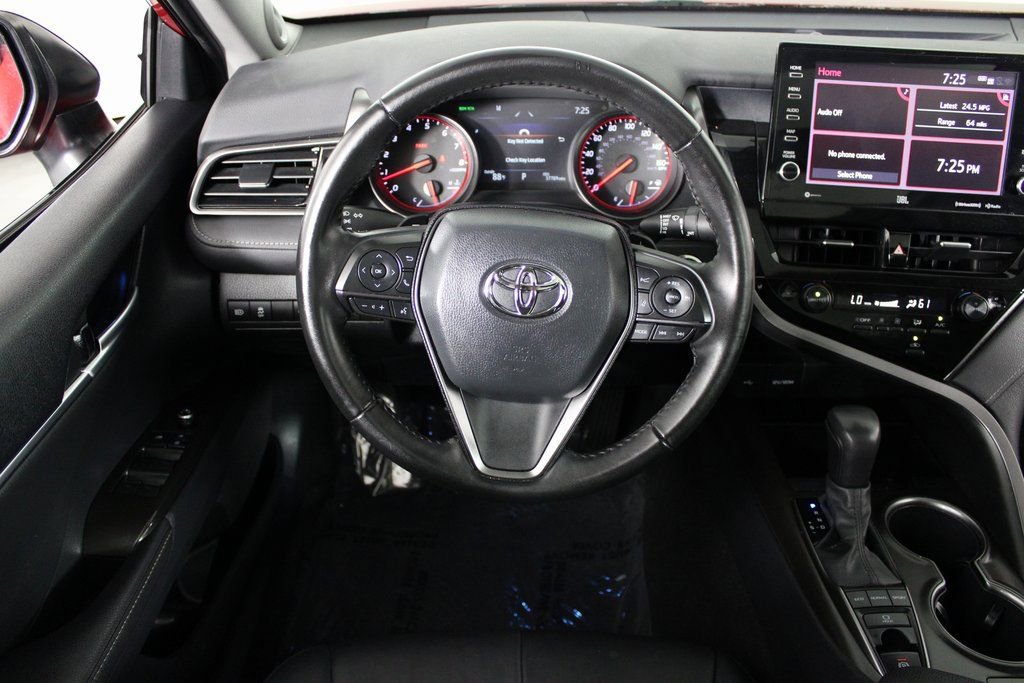 Used 2021 Toyota Camry XSE image 4