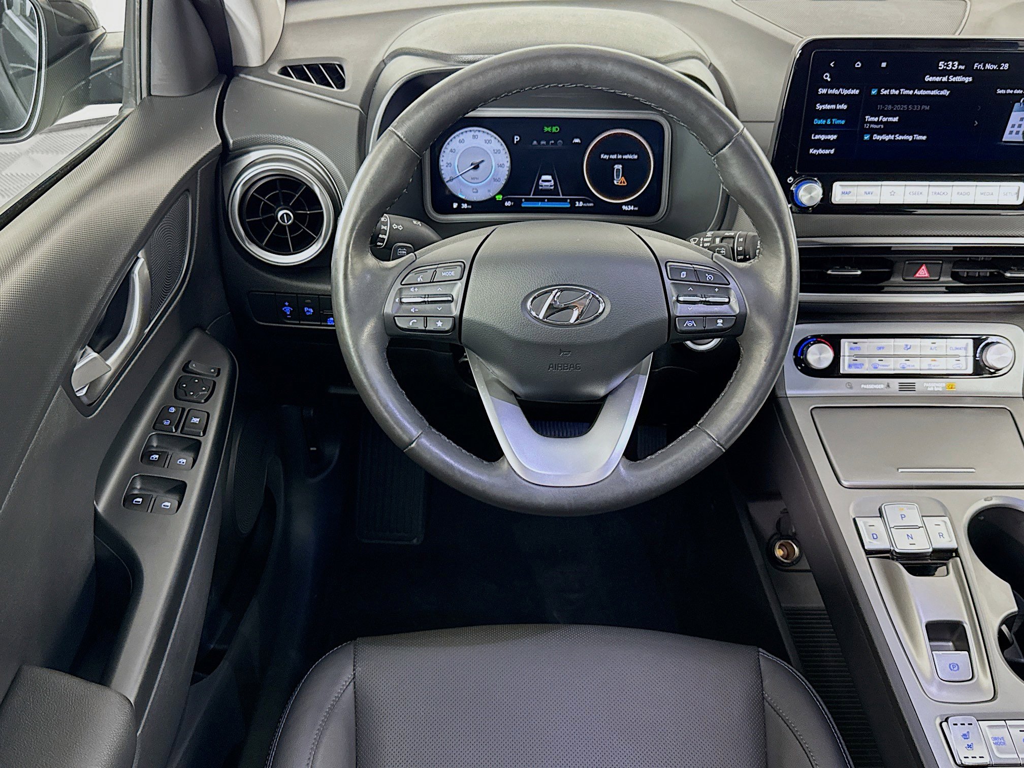 Used 2023 Hyundai Kona Limited image 16