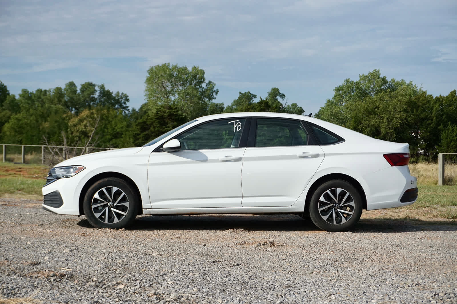 Used 2022 Volkswagen Jetta S FWD image 2