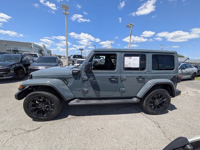Used 2025 Jeep Wrangler Unlimited Sahara image 6