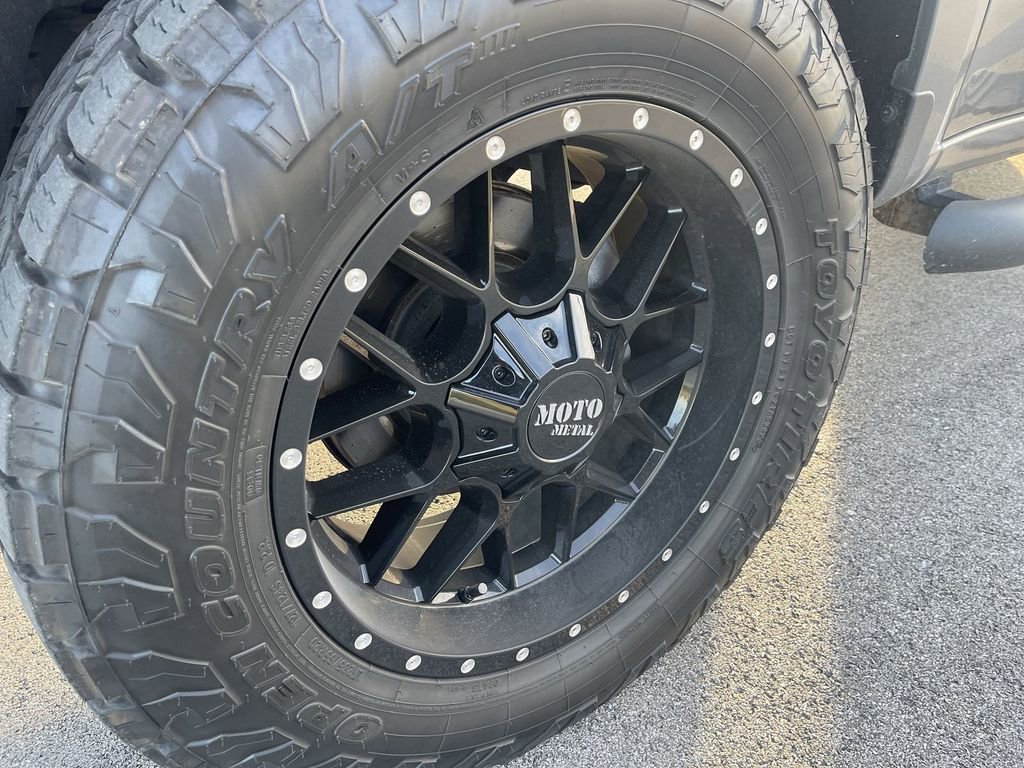 Used 2021 Chevrolet Silverado 1500 LT Trail Boss image 2