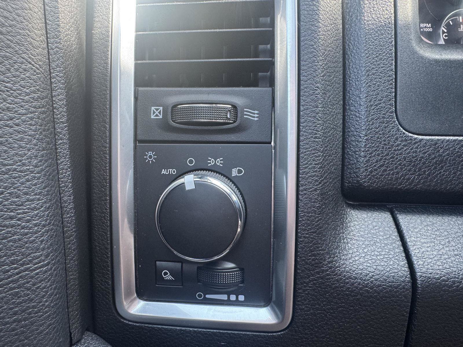 Used 2024 RAM 1500 Warlock RWD image 17