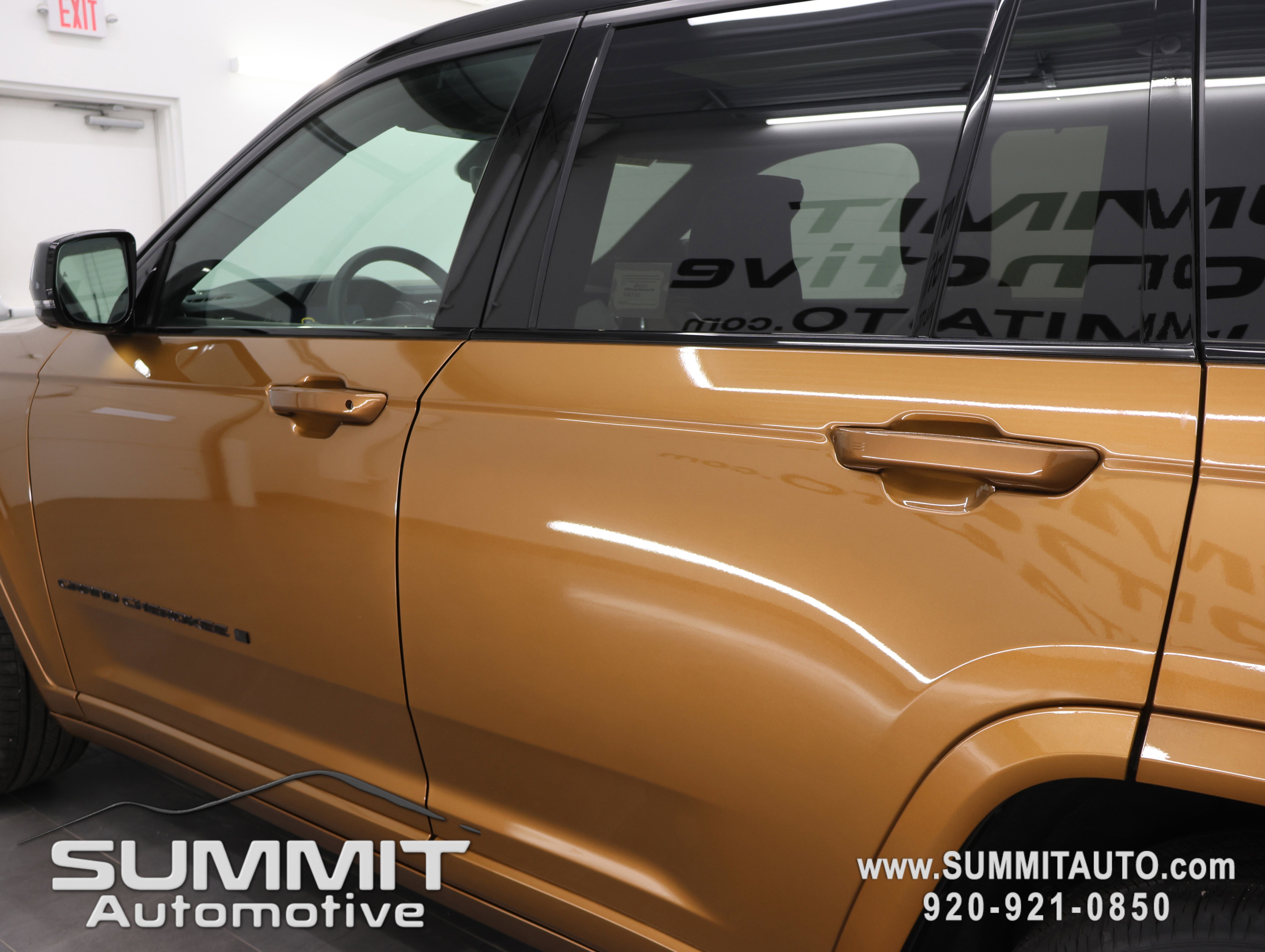 New 2026 Jeep Grand Cherokee Summit AWD/4WD image 37