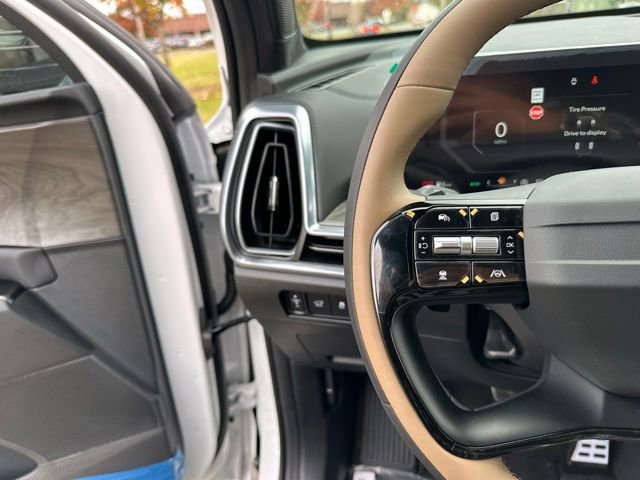New 2026 Kia Sorento SX Prestige w/ Olive Brown Leather Package image 36