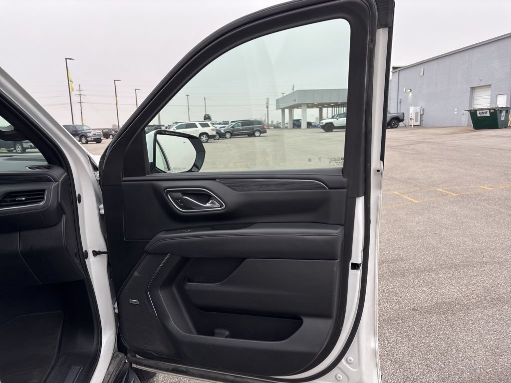 Used 2023 GMC Yukon SLT AWD/4WD image 22