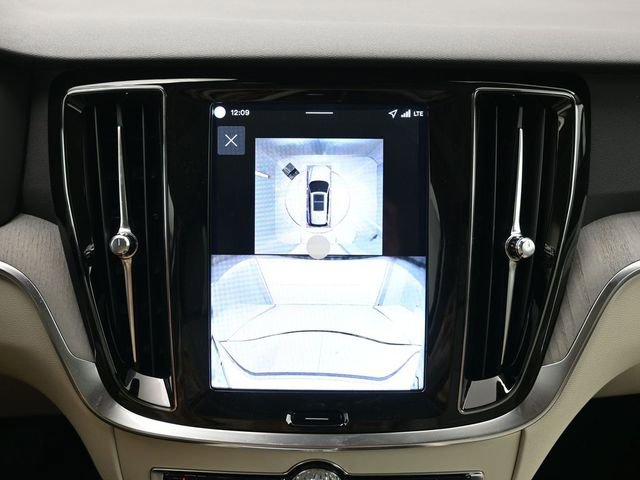 New 2026 Volvo V60 B5 Cross Country Plus w/ Protection Package Premier image 21