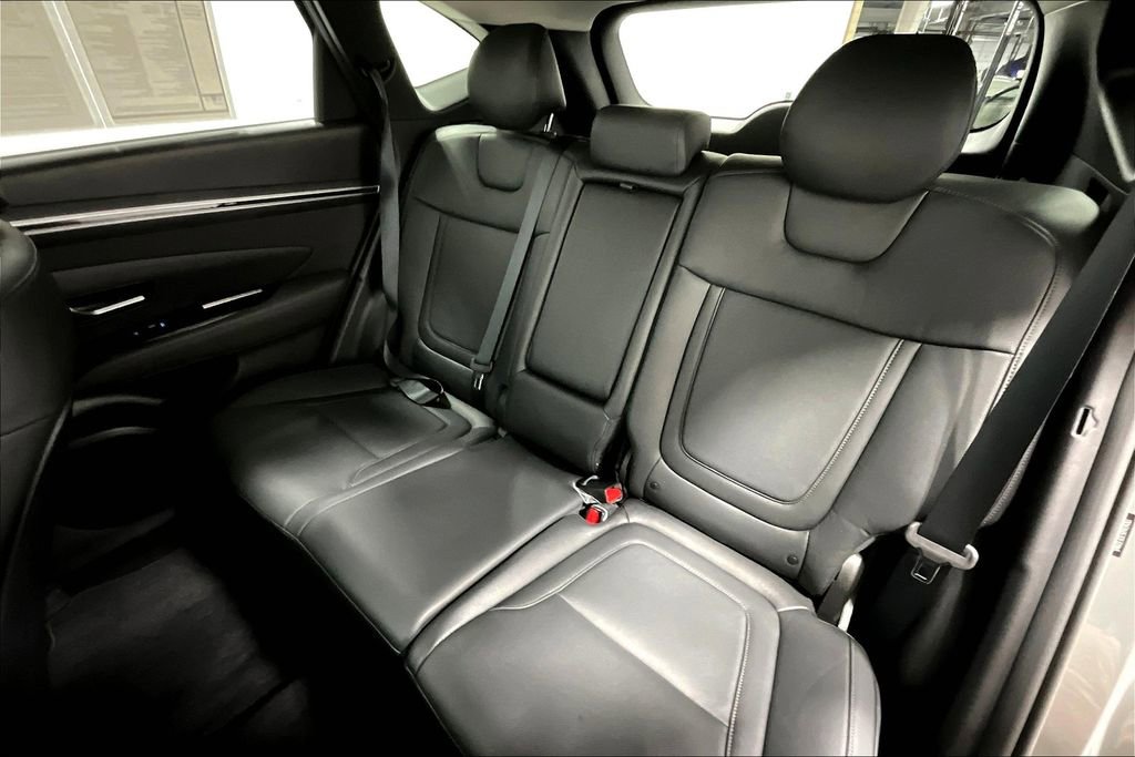 Used 2024 Hyundai Tucson Limited image 35