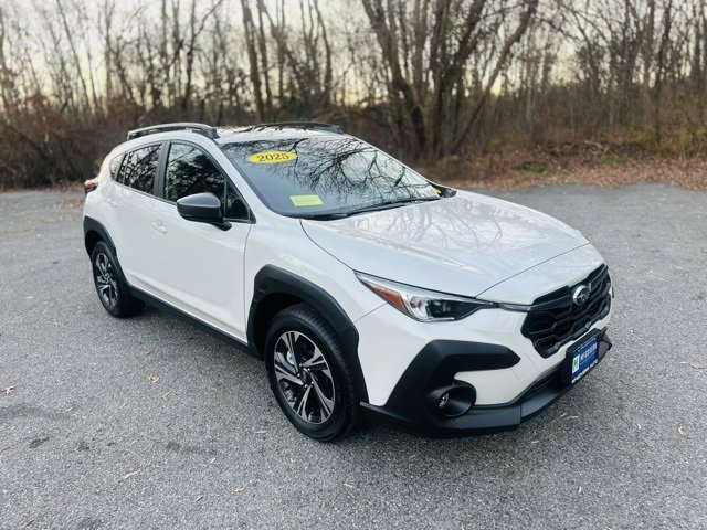 Used 2025 Subaru Crosstrek 2.0i Premium image 3