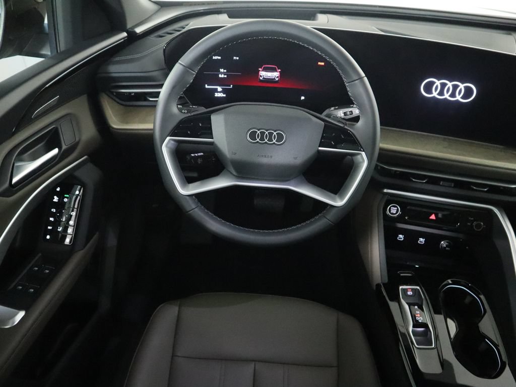 Used 2025 Audi Q5 Premium w/ Premium Plus AWD/4WD image 11
