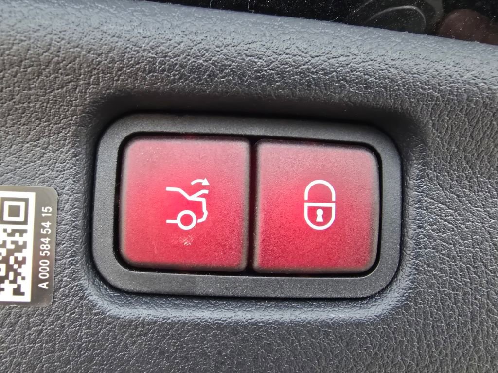 Certified 2023 Mercedes-Benz C 300 4MATIC Sedan image 19