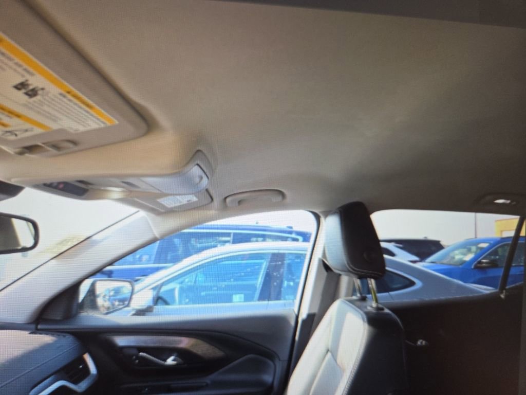 Used 2023 GMC Terrain SLT w/ Tech Package image 12