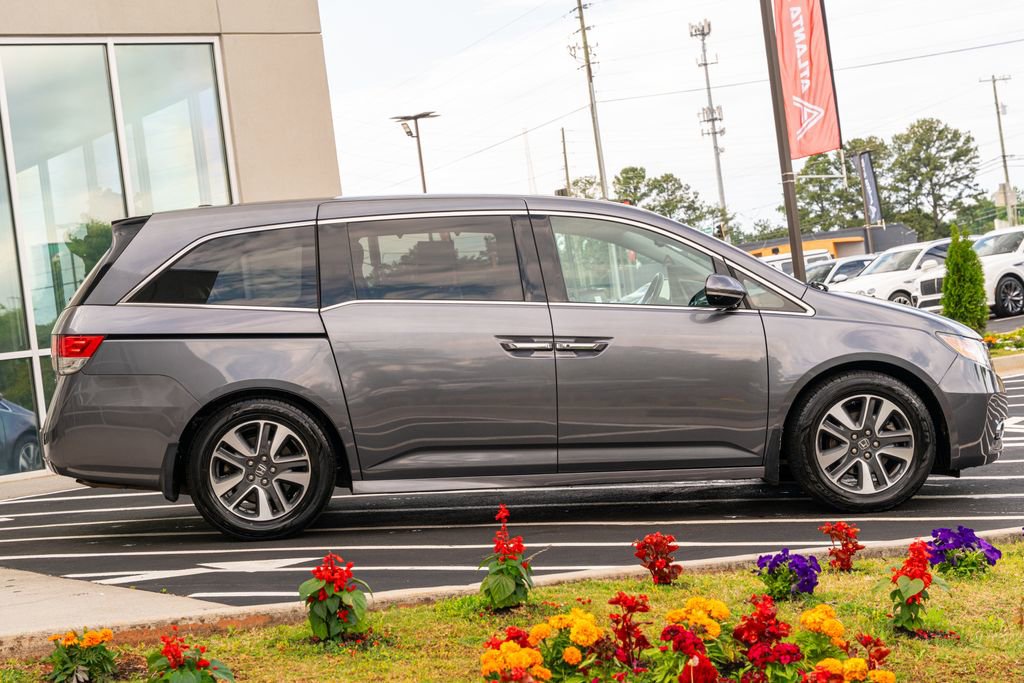 Used 2016 Honda Odyssey Touring Elite image 11