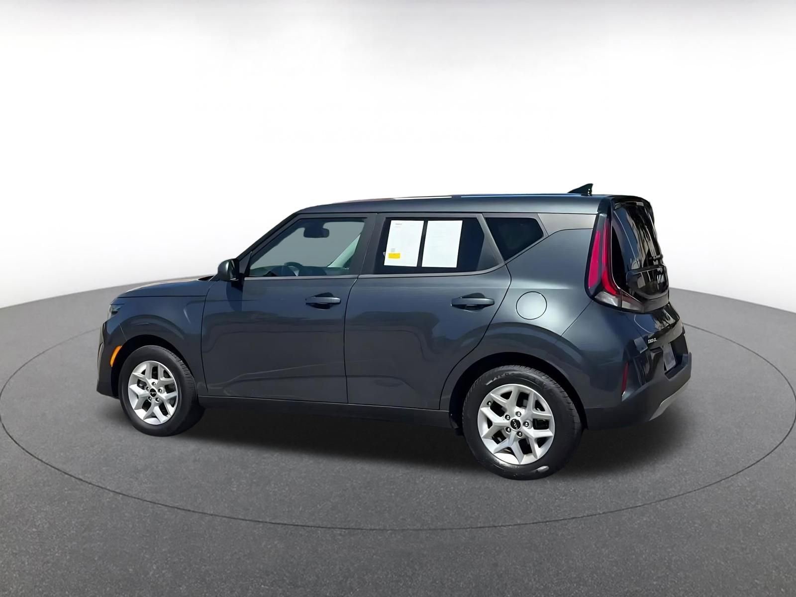 Used 2025 Kia Soul LX w/ LX Technology Package image 10