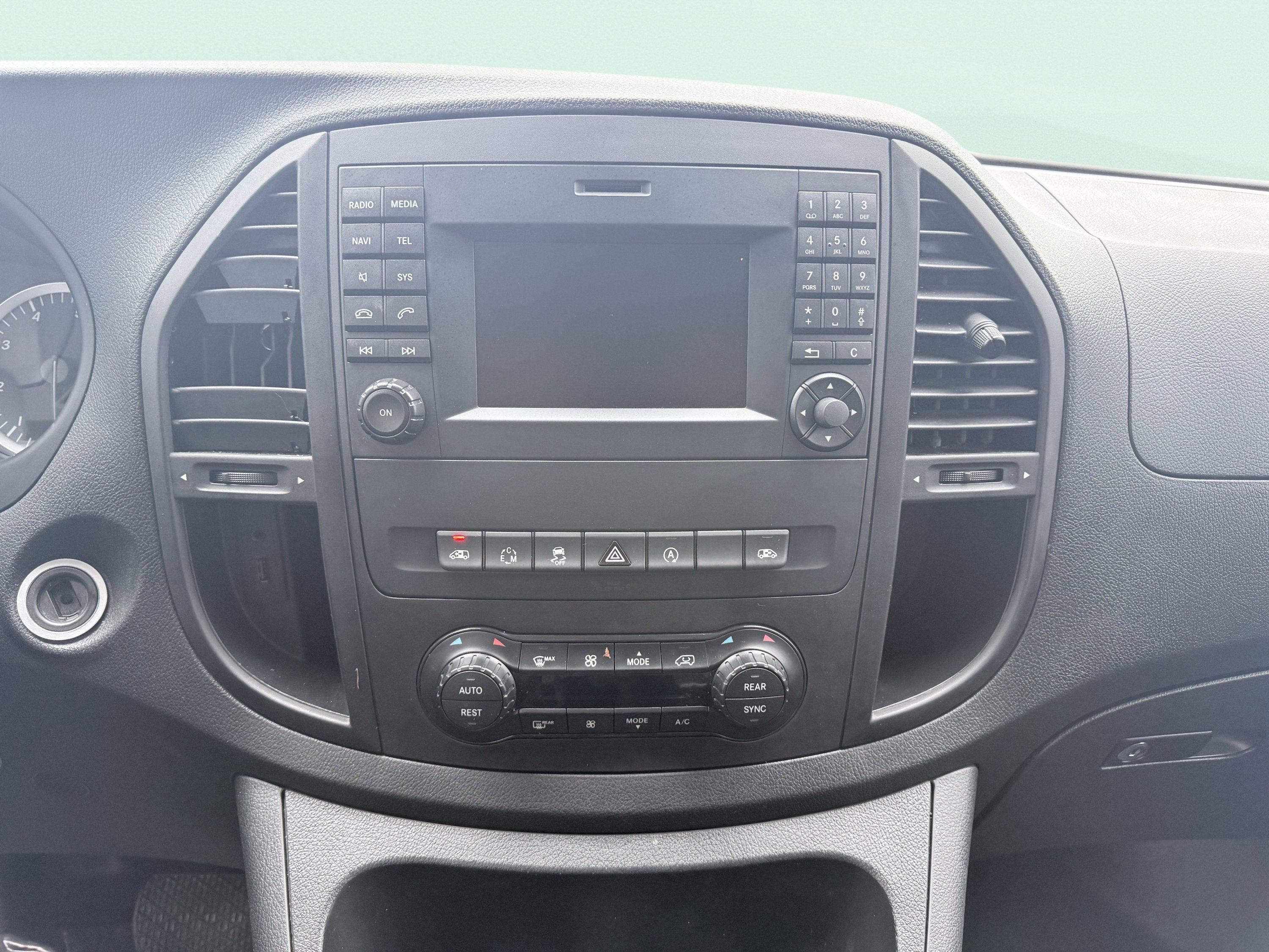 Used 2018 Mercedes-Benz Metris Passenger image 56