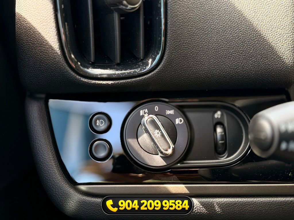 Used 2019 MINI Cooper Countryman w/ Premium Package image 18