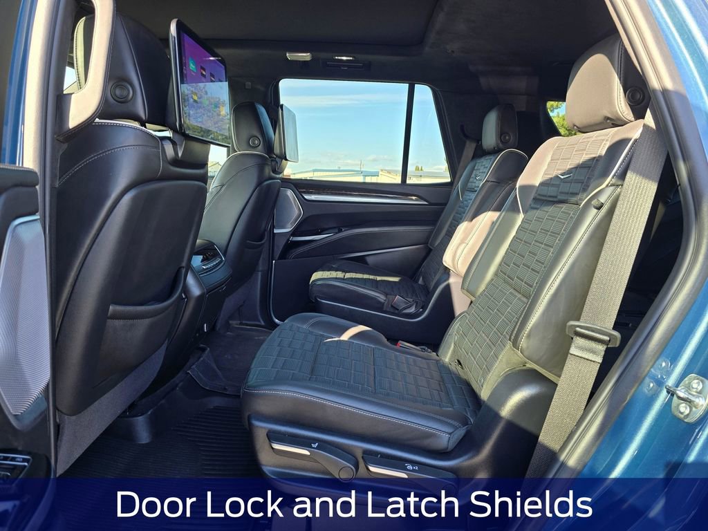 Used 2025 Cadillac Escalade Sport Platinum image 14