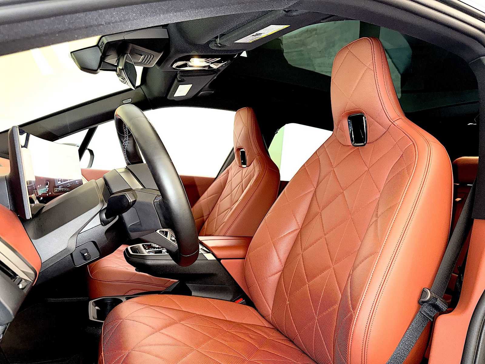 Used 2025 BMW iX M60 w/ Luxury Package image 20