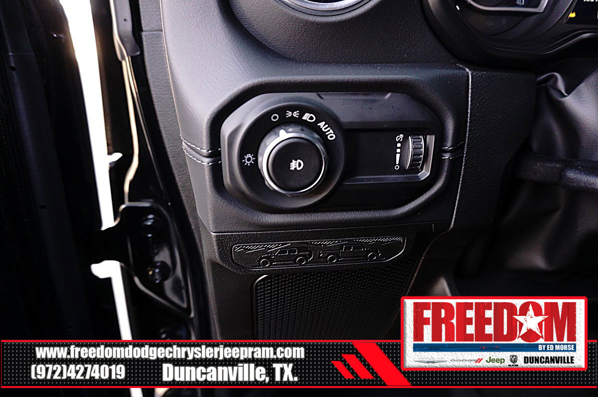 New 2026 Jeep Wrangler Unlimited Sahara AWD/4WD image 29
